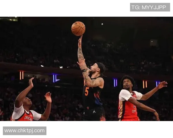 勇士与尼克斯激战正酣直播盛况不容错过精彩瞬间尽在其中